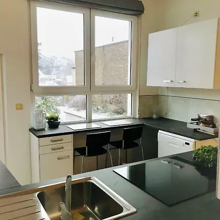 Le Cerf Pantin Apartament *